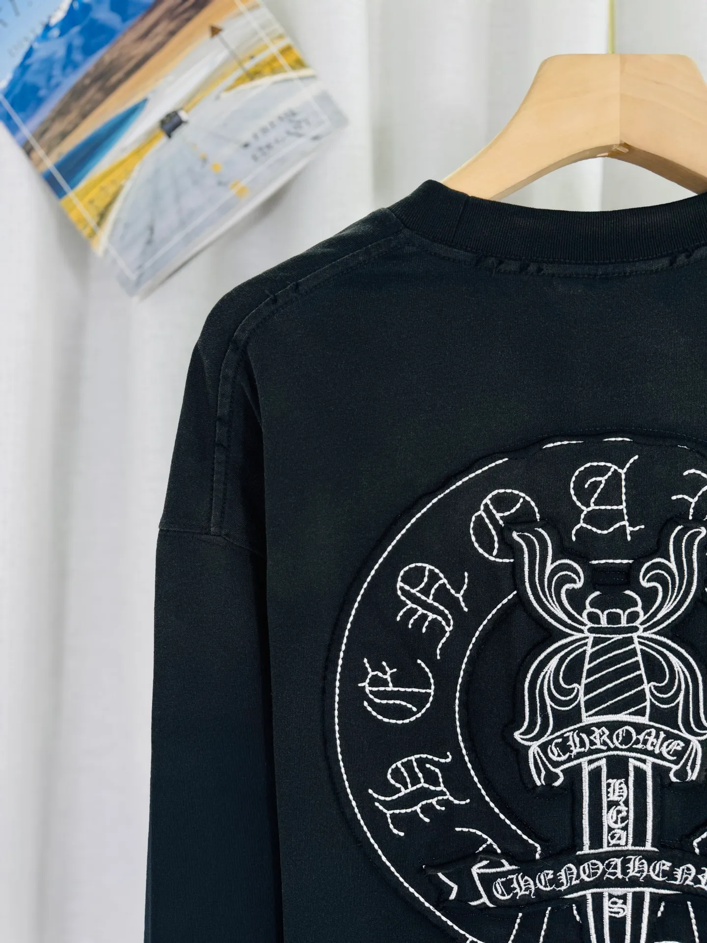 P250 ch high version Chrome Hearts 2025 new autumn and winter cross patch washed spray horse slip long-sleeved T-shirt, fabric: 26 double yarns, 320 grams weight, patch embroidery, heavy wash water ➕ fried color + spray horse slip printing process: patch embroidery, secondary color spray horse slip process Color: black white Size: S M L XL Style number: 5185